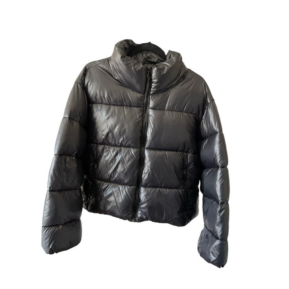 Short black Puffer Jacket